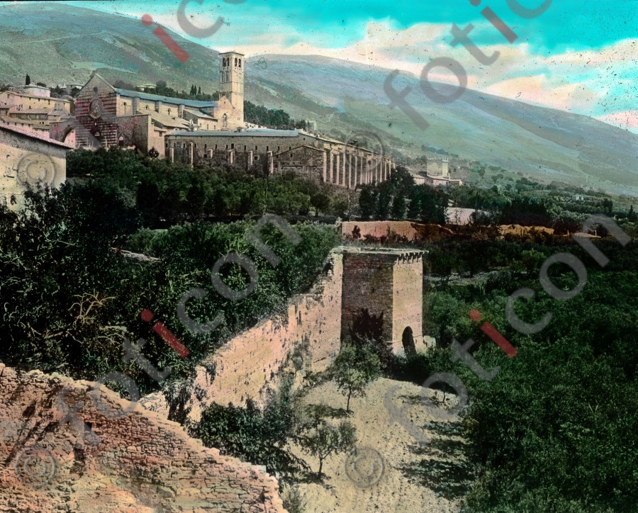 Burg &quot;Rocca Maggiore&quot; | Rocca Maggiore Castle - Foto simon-139-002.jpg | foticon.de - Bilddatenbank für Motive aus Geschichte und Kultur
